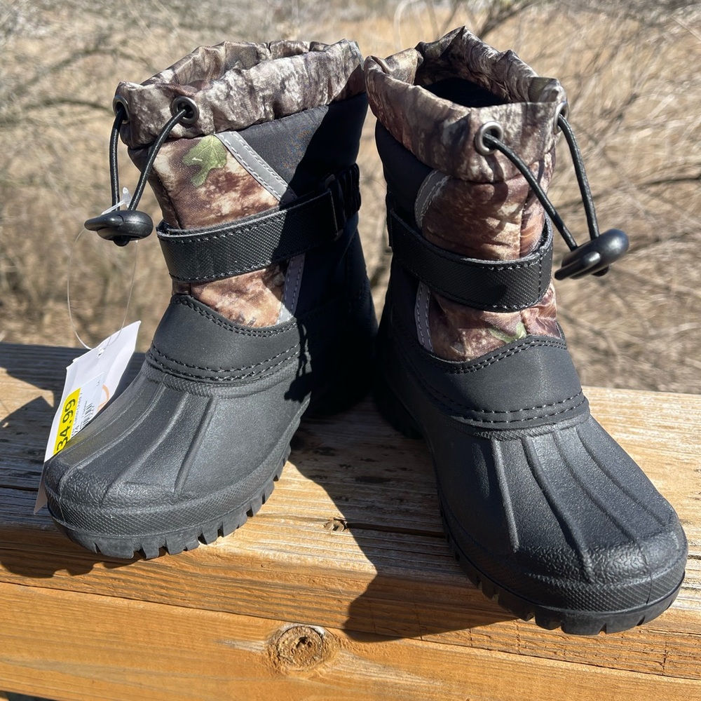 Boys Lincoln Explorer Camo and Black Waterproof Winter Boots.